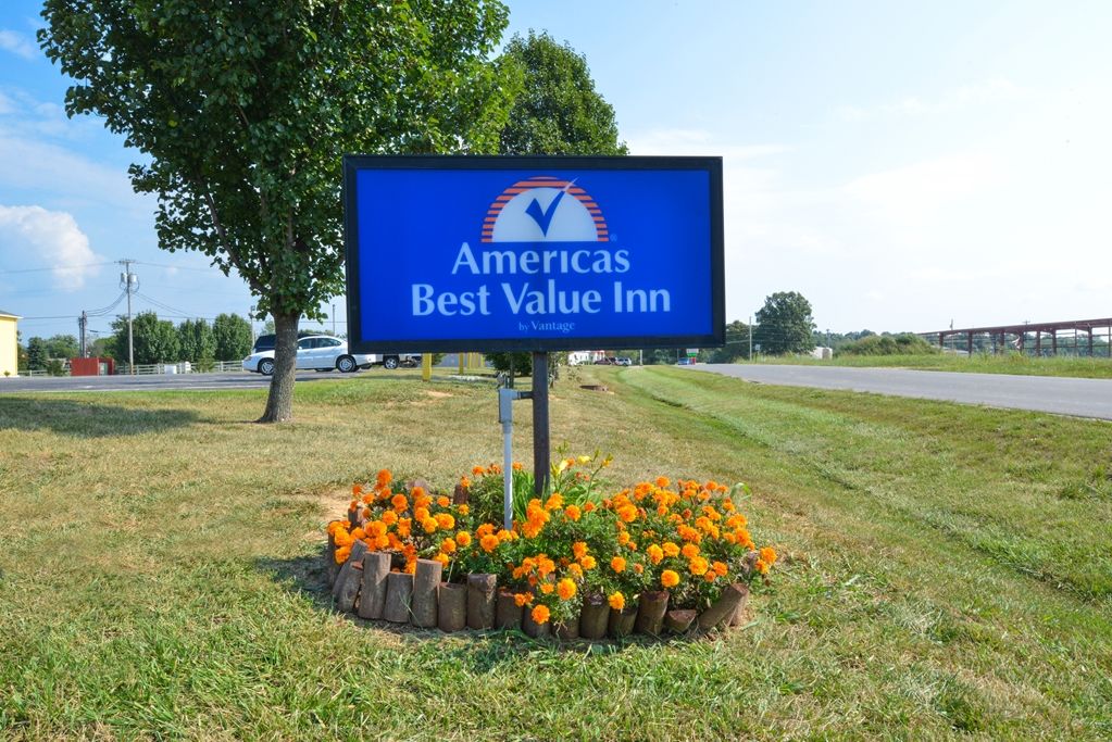 Quality Inn & Suites Brandenburg - Fort Knox Exterior foto