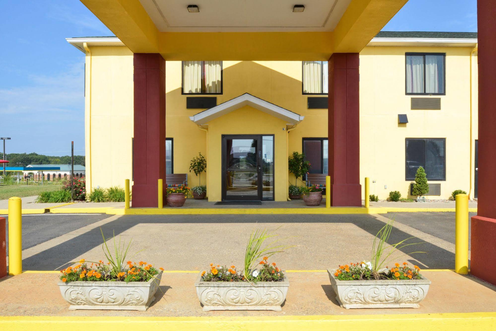 Quality Inn & Suites Brandenburg - Fort Knox Exterior foto