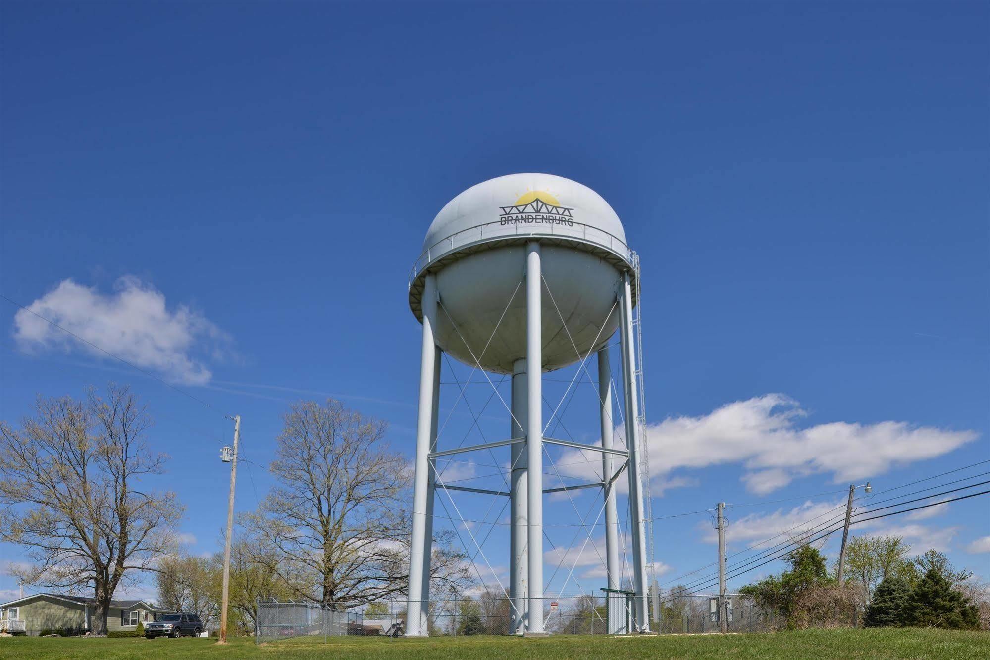 Quality Inn & Suites Brandenburg - Fort Knox Exterior foto