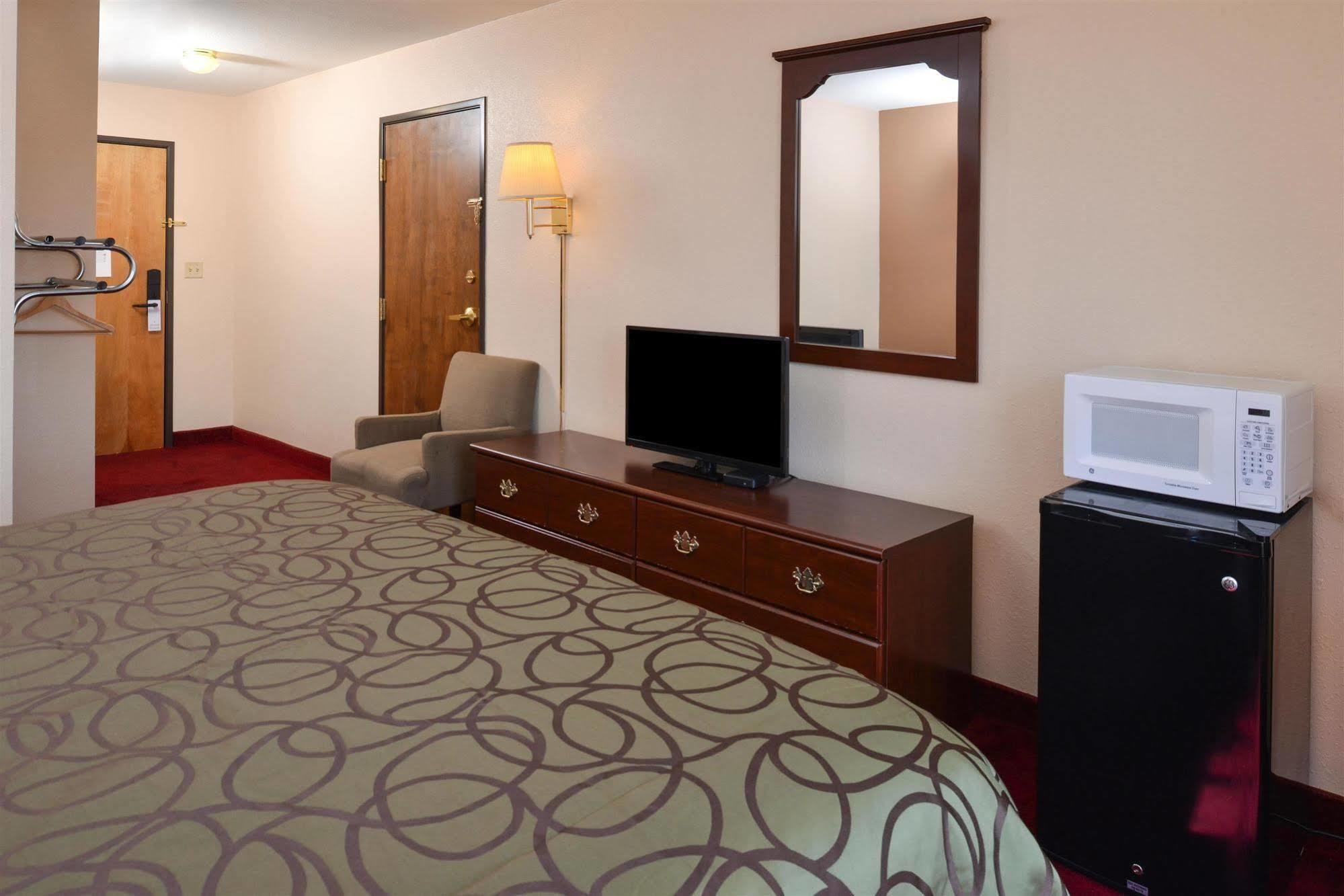 Quality Inn & Suites Brandenburg - Fort Knox Exterior foto